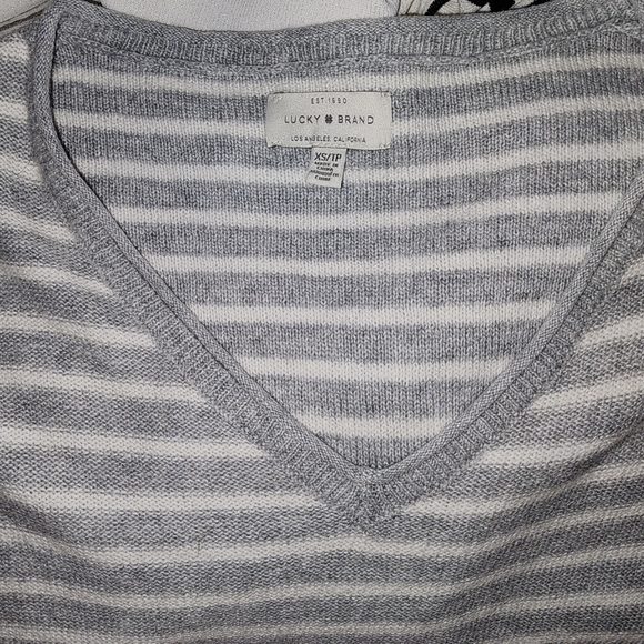 LUCKY BRAND women's gray striped layered v-neck long sleeve sweater SZ XS - Picture 4 of 8